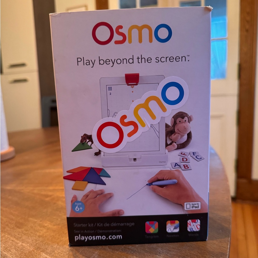 Osmo Starter Kit for older model iPads - Tangram Words Newton with base complete